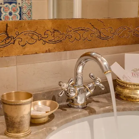 Tuvana Hotell