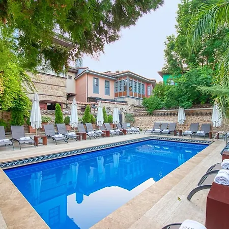 Hotel Tuvana 4*