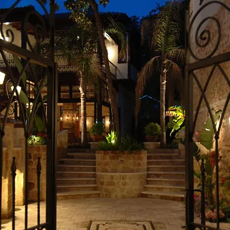 Hotel Tuvana